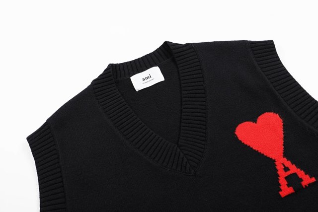 Ami Paris Sweater: seller detail photo 3