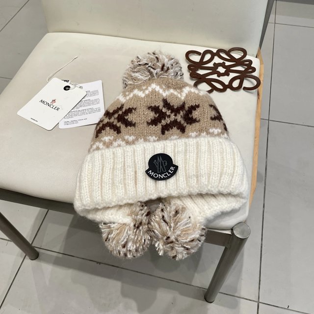 Moncler knitted hat: seller detail photo 5