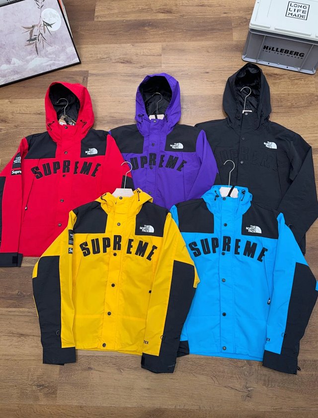Suprme x The North Face Jacket: seller detail photo 2