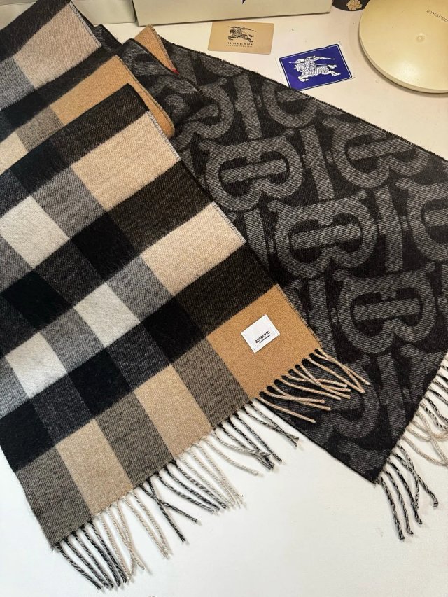 Burberry scarf: seller detail photo 4