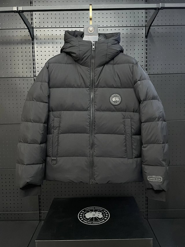 Canada Goose Down Jacket: seller detail photo 5