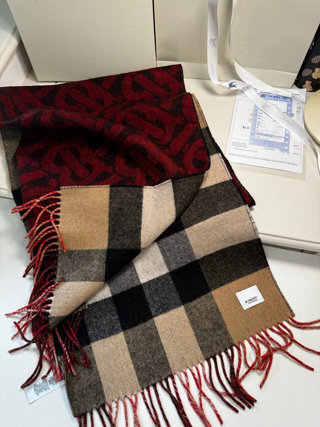 Burberry scarf: seller detail photo 7