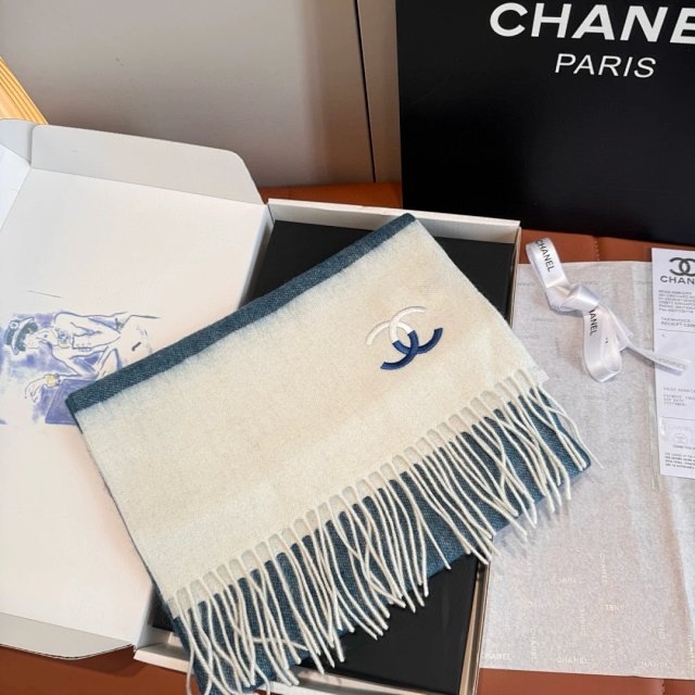Chanel scarf: seller detail photo 4