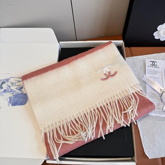 Chanel scarf: seller detail photo 5