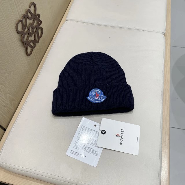 Moncler knitted hat: seller detail photo 10
