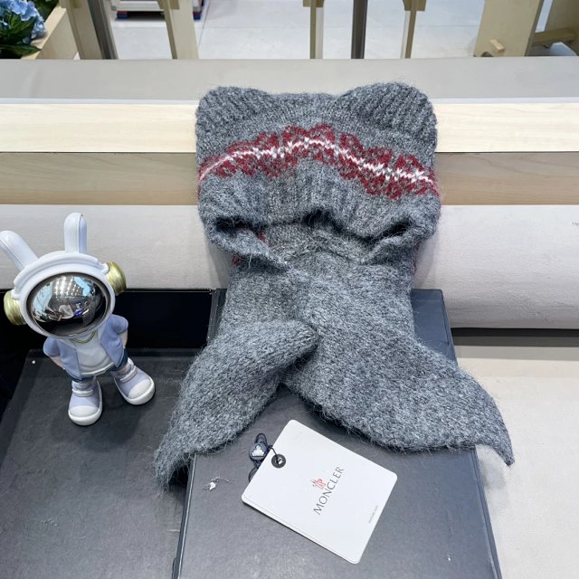 Moncler knitted hat: seller detail photo 7