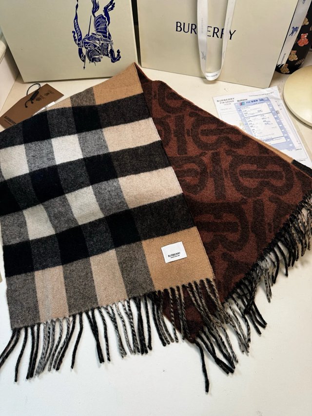 Burberry scarf: seller detail photo 5