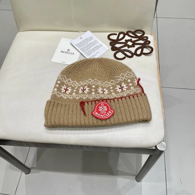 Moncler knitted hat: seller detail photo 5