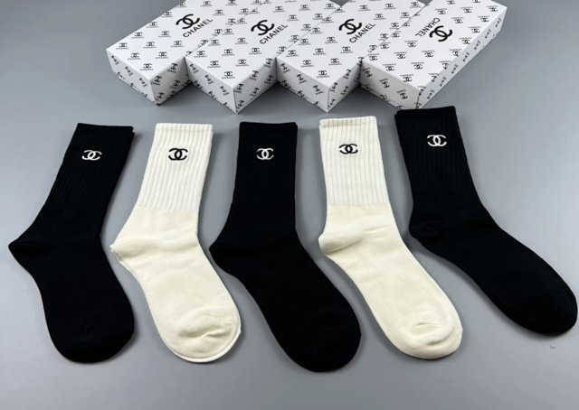 CHANEL Socks: seller detail photo 5
