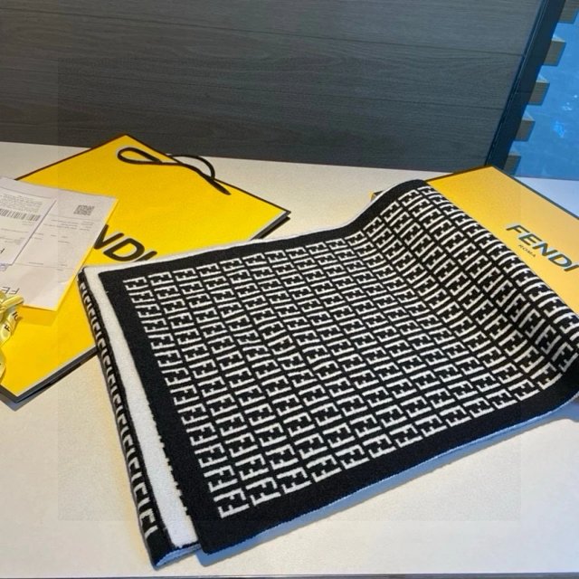 FENDI scarf: seller detail photo 6