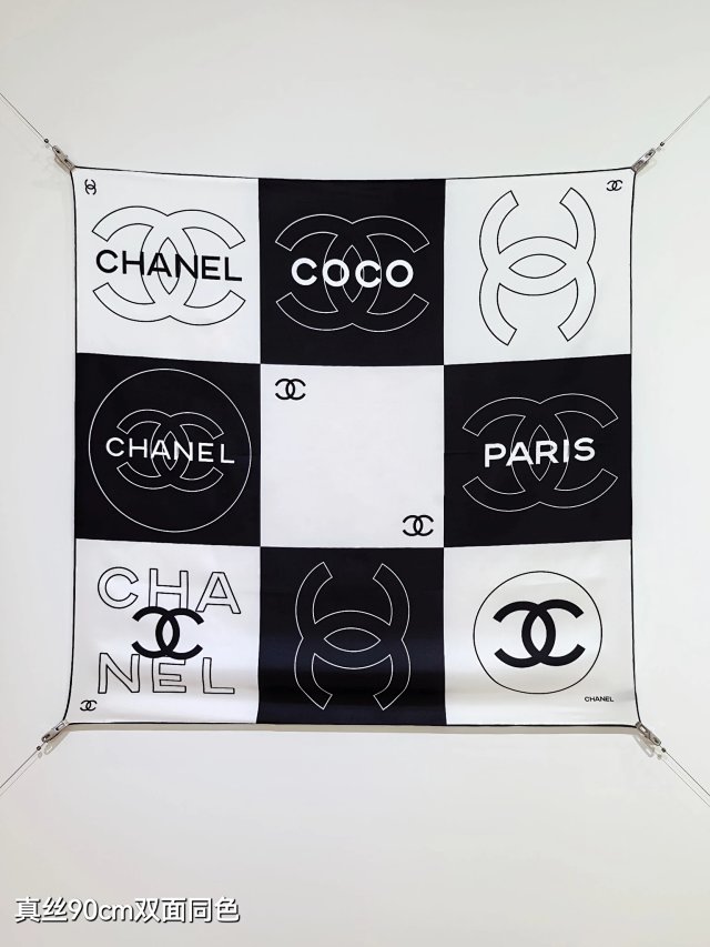 Chanel scarf: seller detail photo 2