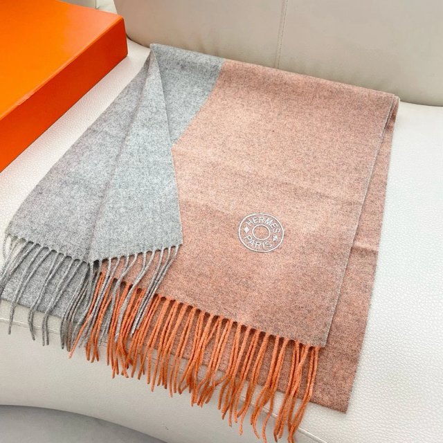 Hermès Scarf: seller detail photo 5