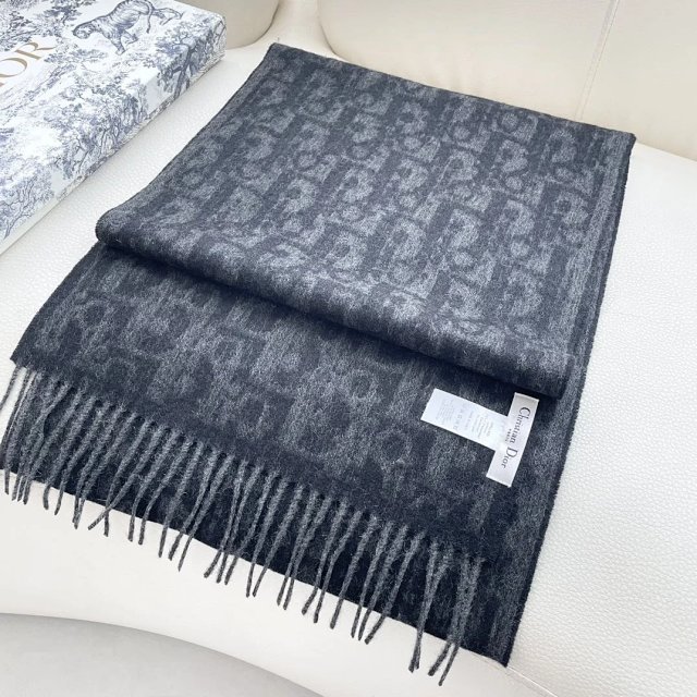 Dior scarf: seller detail photo 1