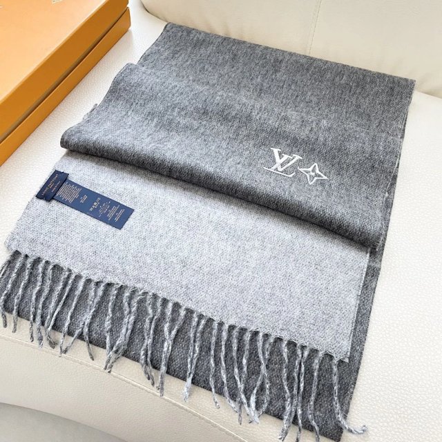 LV Louis Vuitton scarf: seller detail photo 3