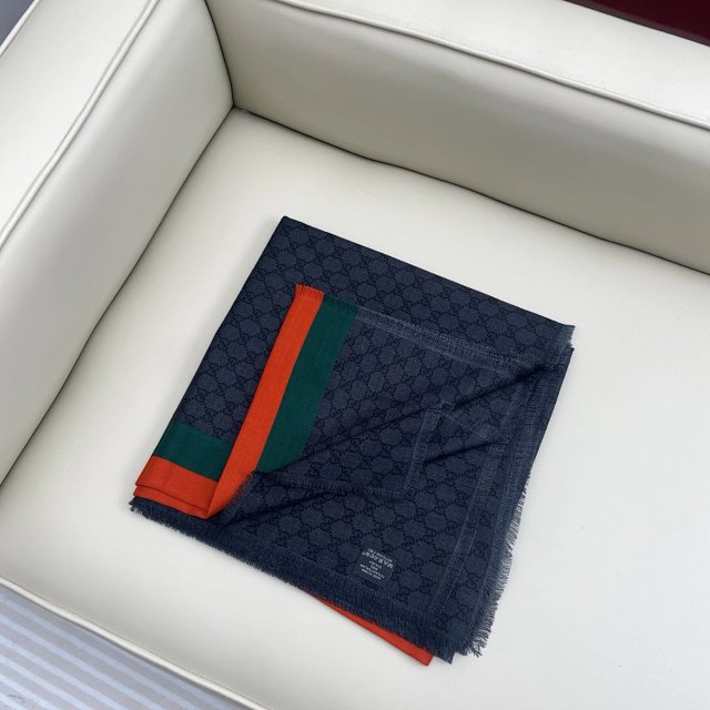 GUCCI scarf: seller detail photo 2