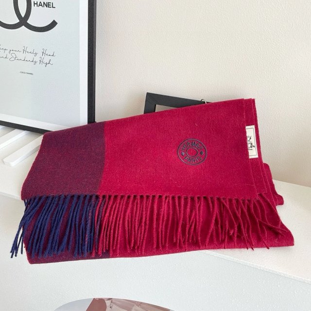 Hermès Scarf: seller detail photo 2