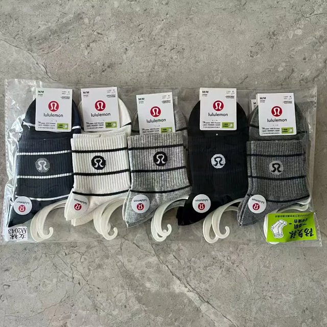 lululemon Socks: seller detail photo 14