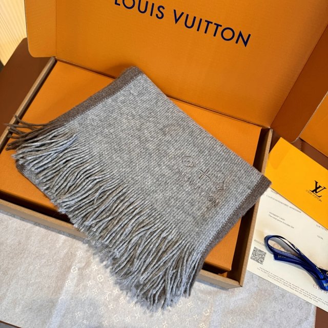 LV Louis Vuitton scarf: seller detail photo 7