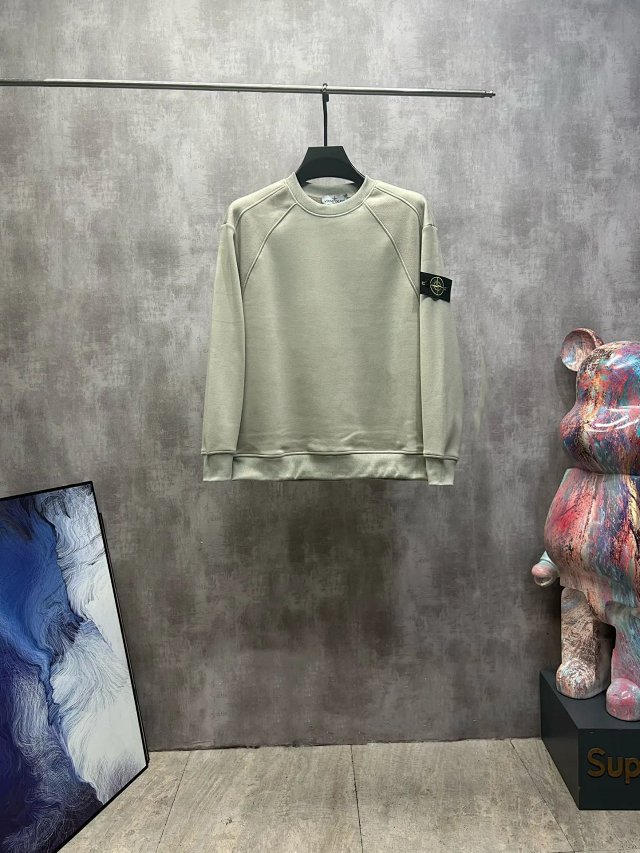 Stone Island Sweatshirt: seller detail photo 3