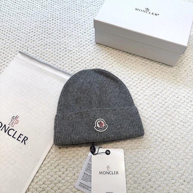 Moncler knitted hat: seller detail photo 11