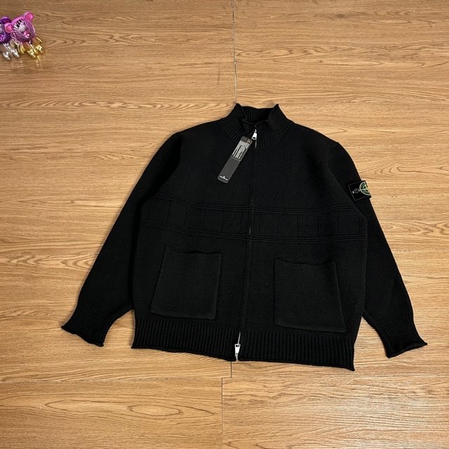 Stone Island Sweater: seller detail photo 1
