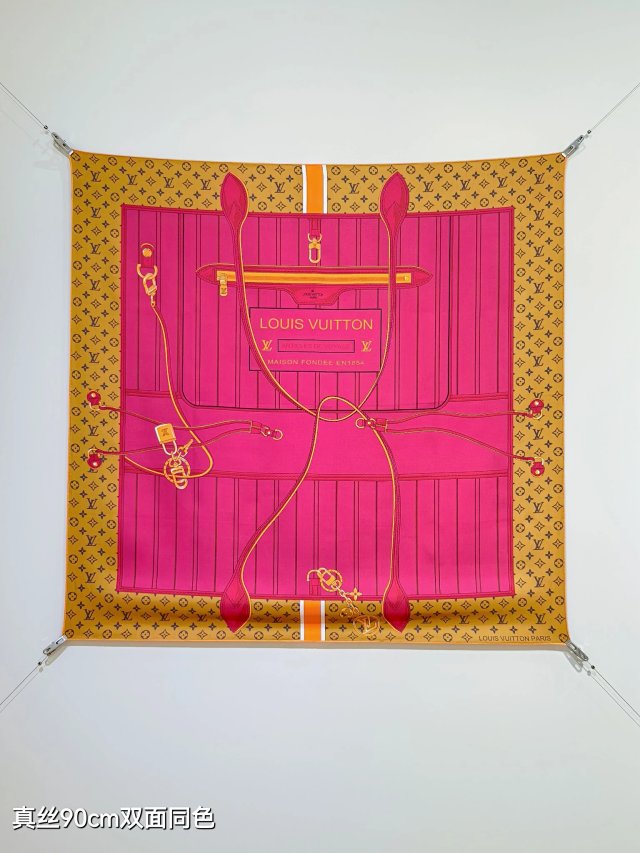 LV Louis Vuitton scarf: seller detail photo 3