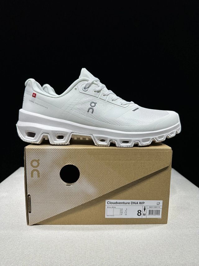 On Running Clouds Sneakers: seller detail photo 2