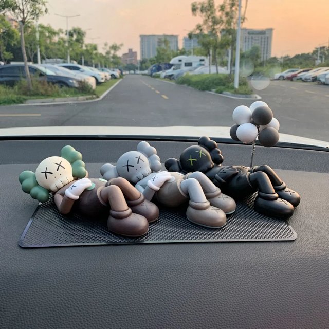 KAWS Ornaments: seller detail photo 2