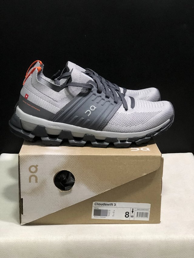 On Running Clouds Sneakers: seller detail photo 14