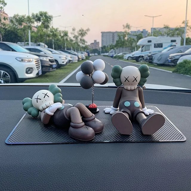 KAWS Ornaments: seller detail photo 3