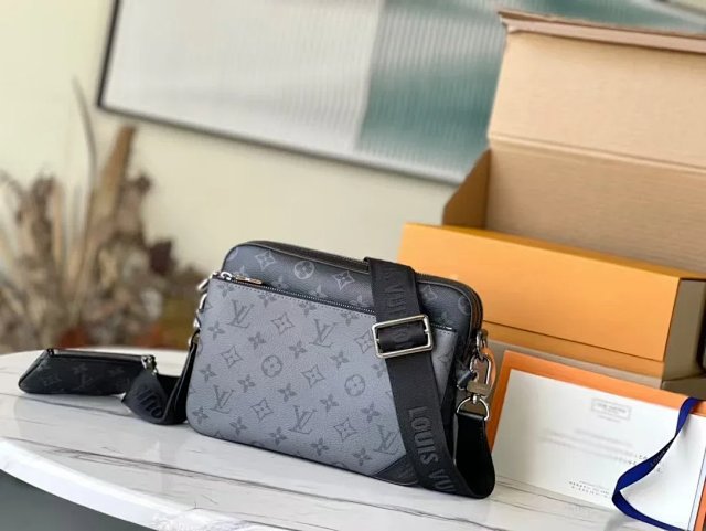 LV Louis Vuitton Crossbody Bag: seller detail photo 1