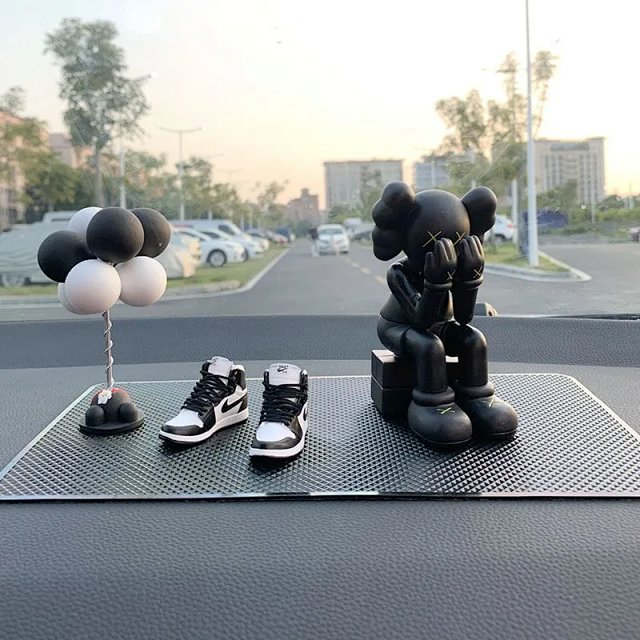 KAWS Ornaments: seller detail photo 6