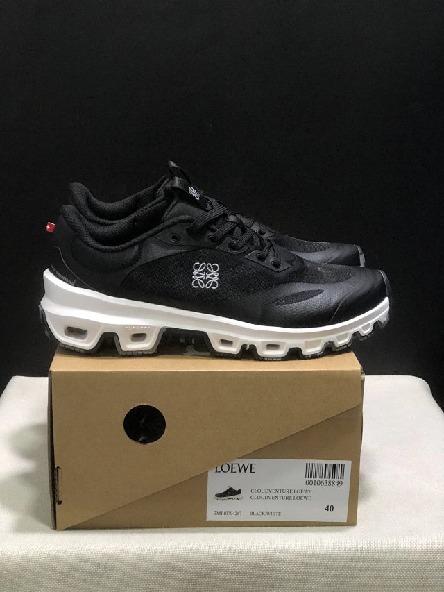 On Running Clouds Sneakers: seller detail photo 10