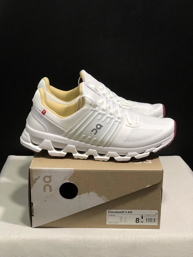 On Running Clouds Sneakers: seller detail photo 1