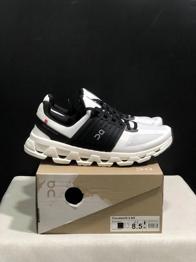 On Running Clouds Sneakers: seller detail photo 8