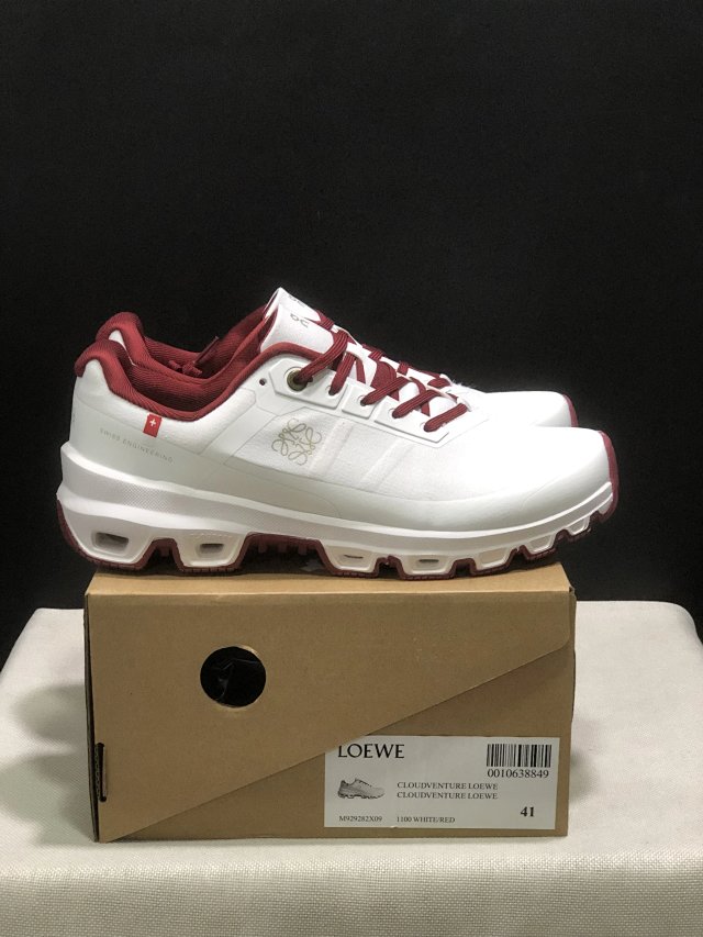 On Running Clouds Sneakers: seller detail photo 2