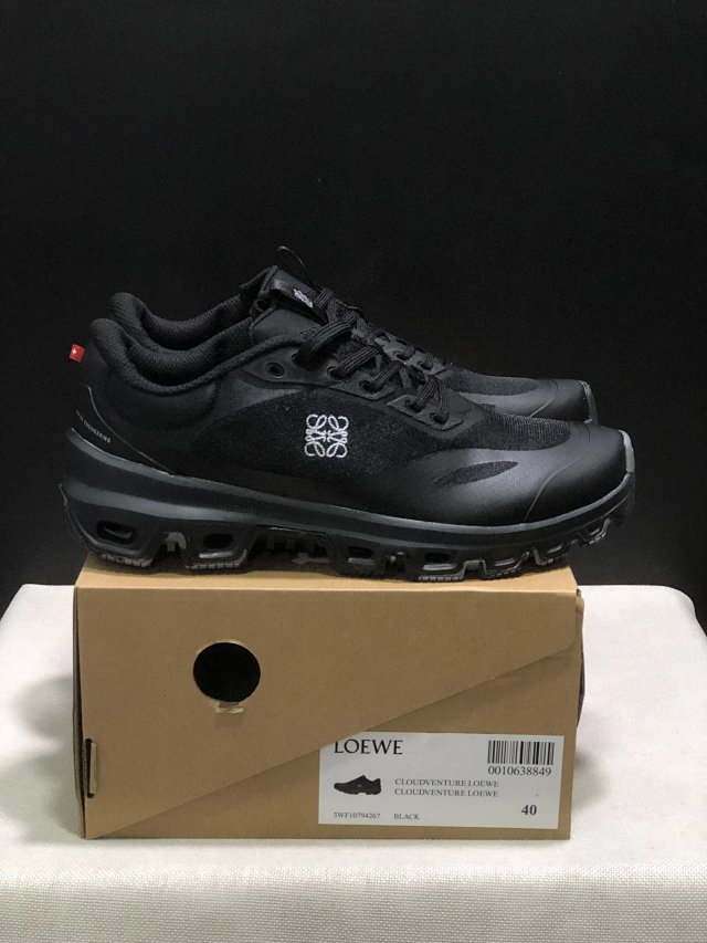 On Running Clouds Sneakers: seller detail photo 14