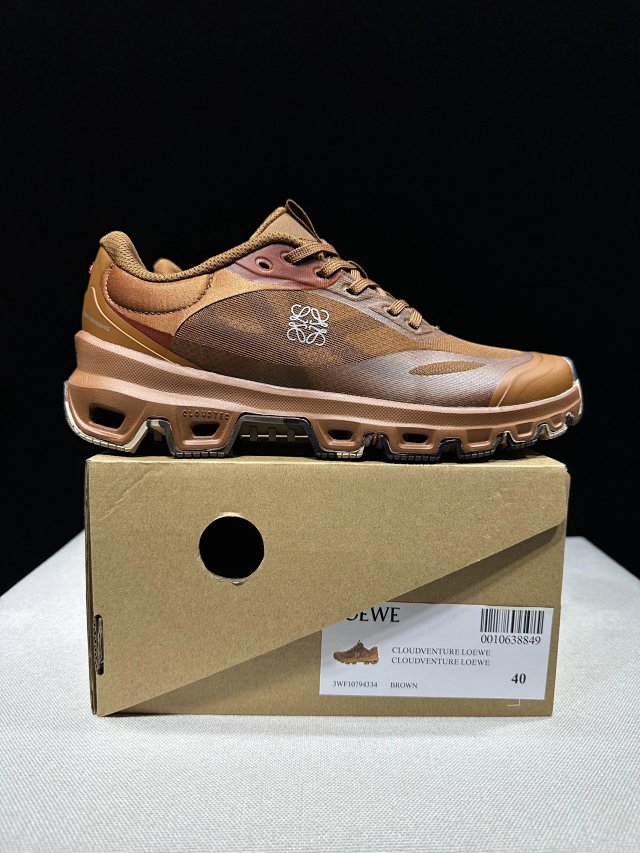 On Running Clouds Sneakers: seller detail photo 6