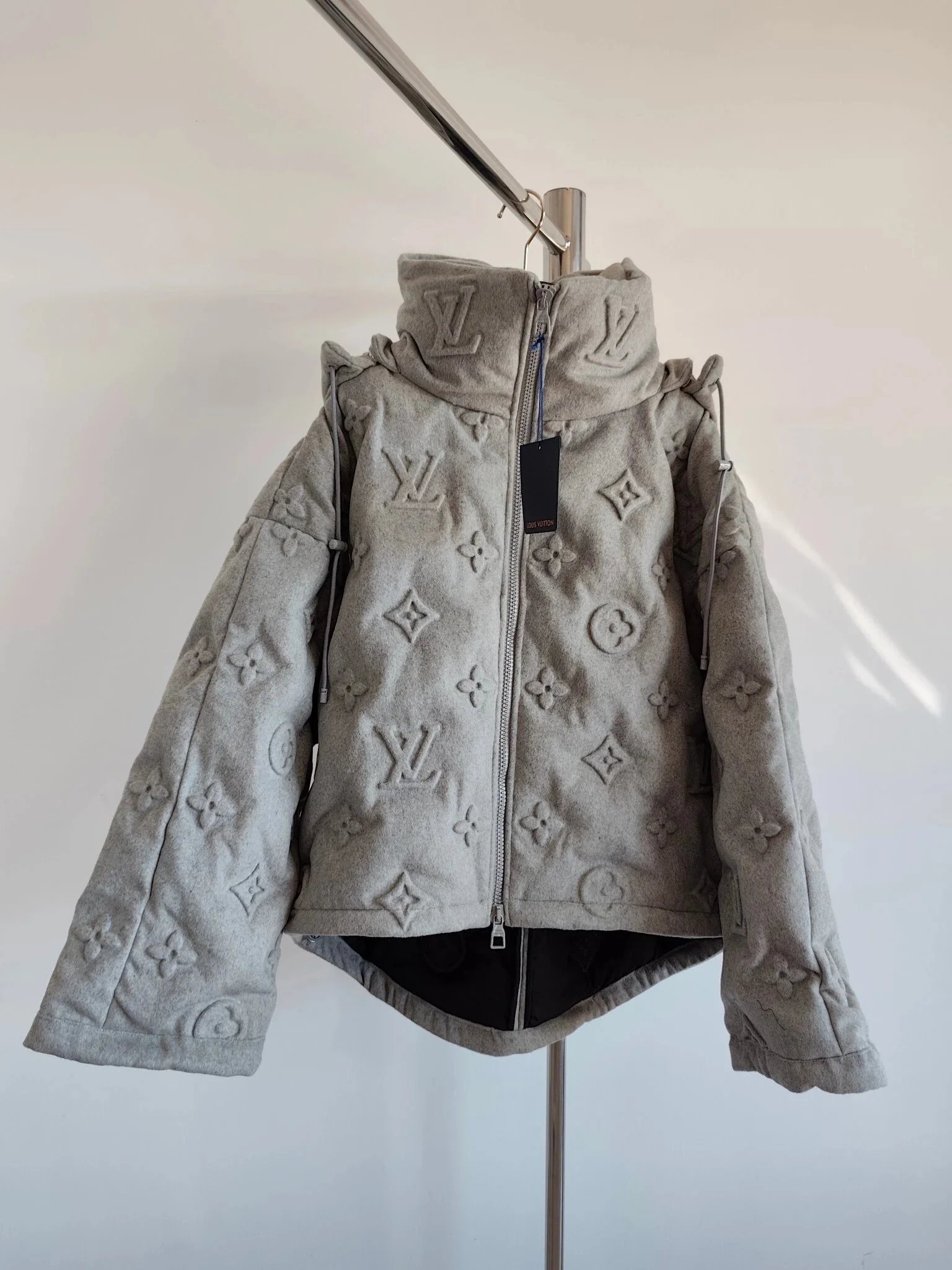Louis Vuitton Monogram Puffer Jacket [19 styles]