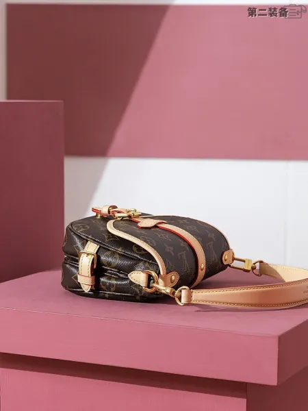 Louis Vuitton Monogram Saddle Bag Beige Crossbody Bag - 33