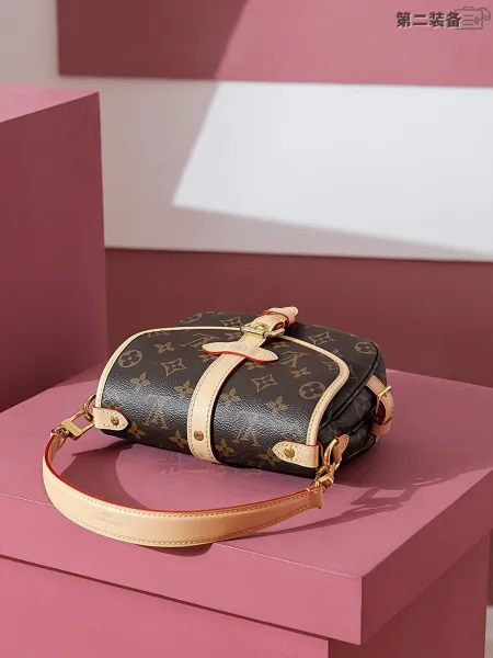 Louis Vuitton Monogram Saddle Bag Beige Crossbody Bag - 32