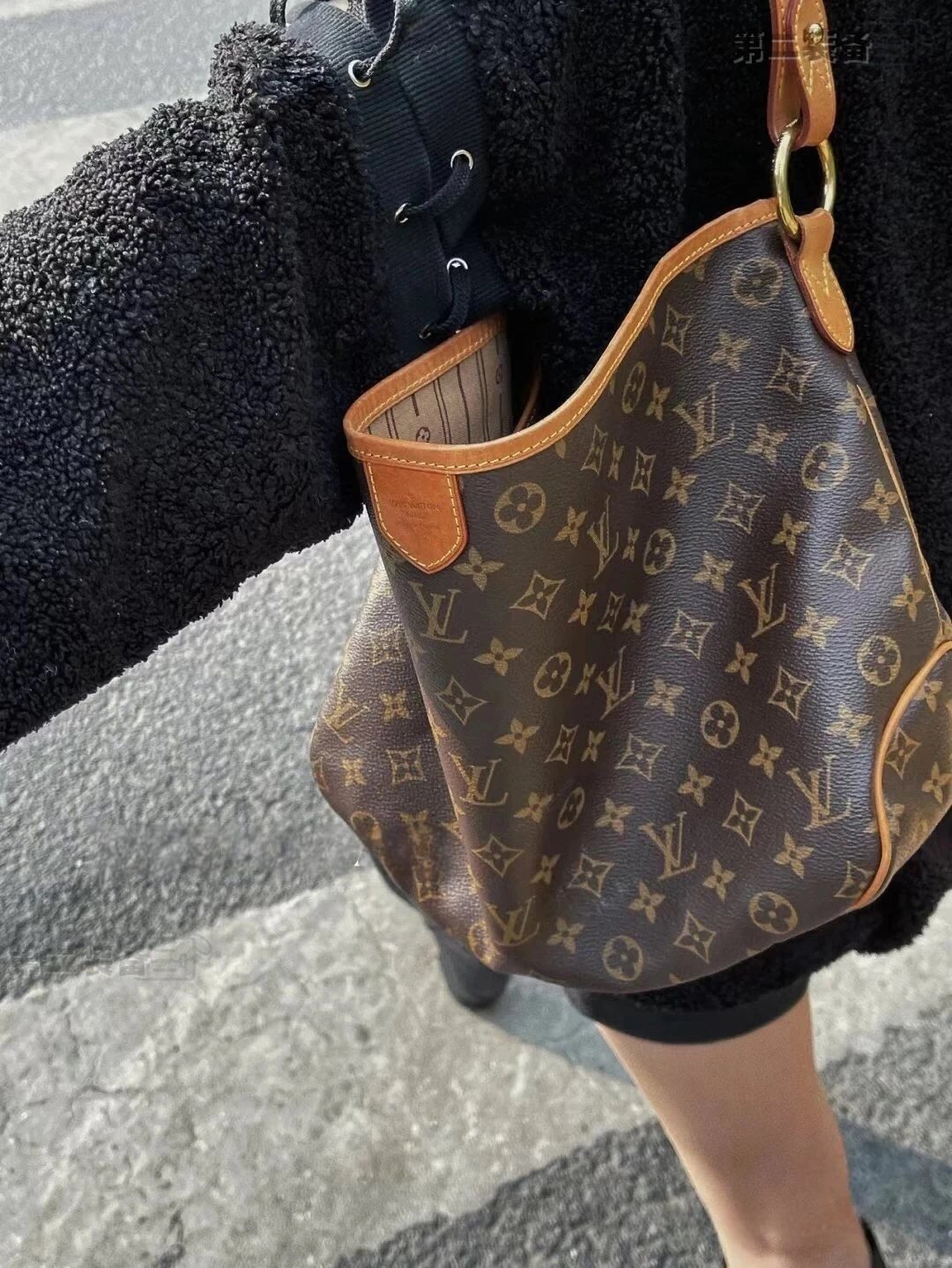Louis Vuitton Monogram Canvas Neo Noé Shoulder Bag Brown - 12