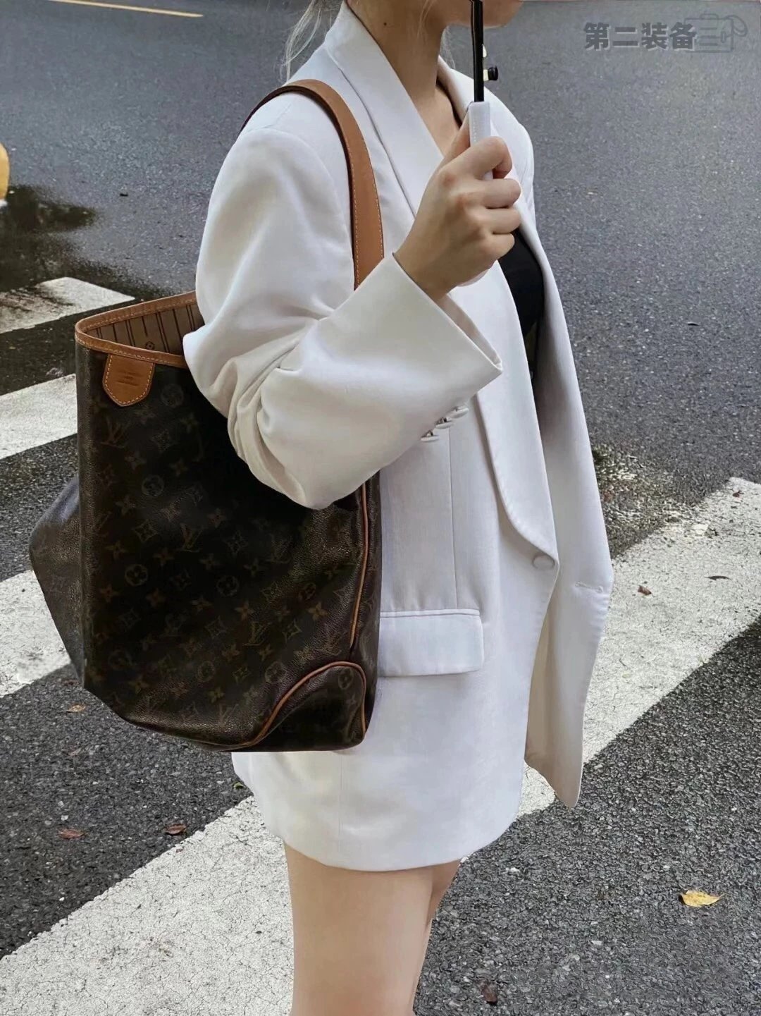 Louis Vuitton Monogram Canvas Neo Noé Shoulder Bag Brown - 5