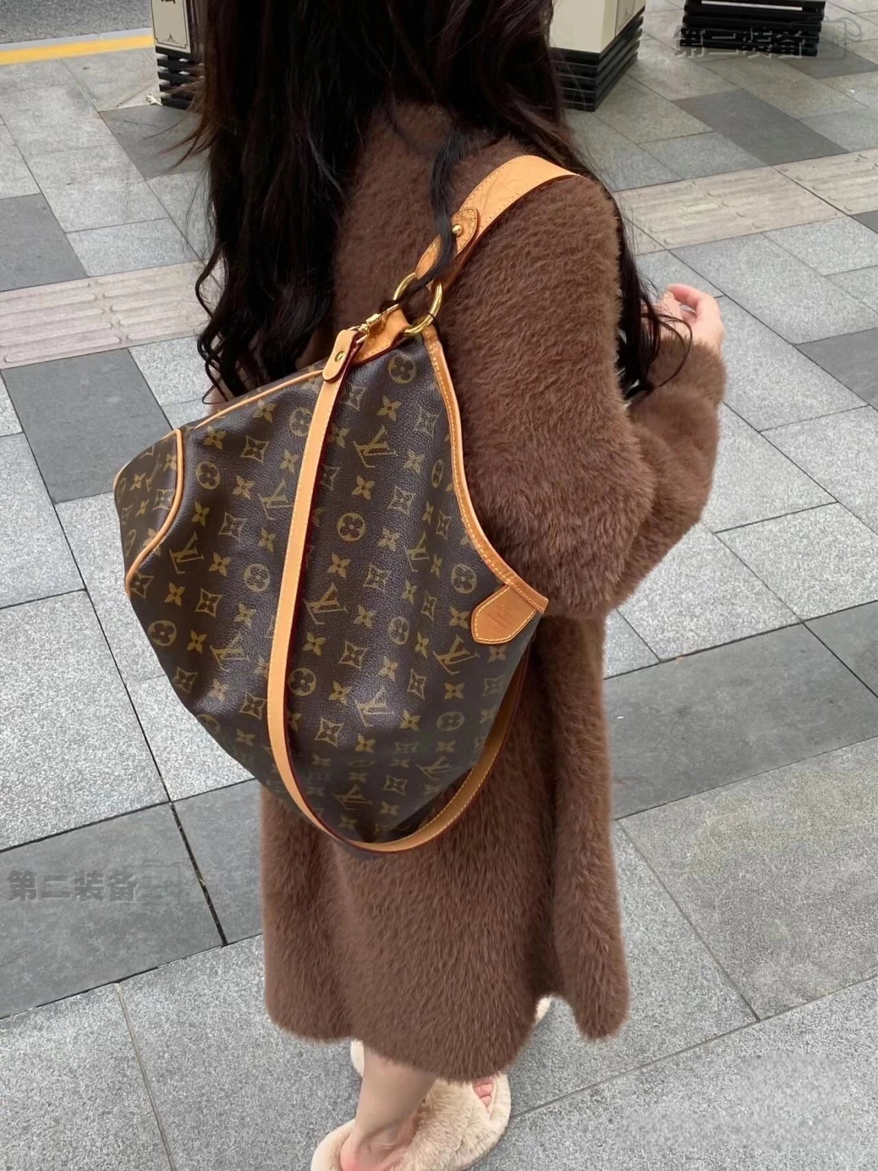 Louis Vuitton Monogram Canvas Neo Noé Shoulder Bag Brown - 14