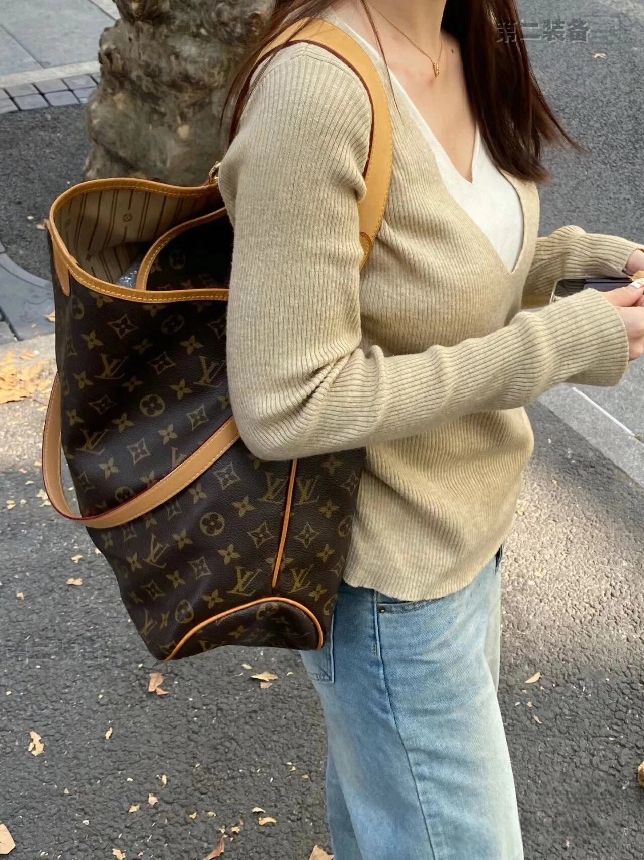 Louis Vuitton Monogram Canvas Neo Noé Shoulder Bag Brown - 20