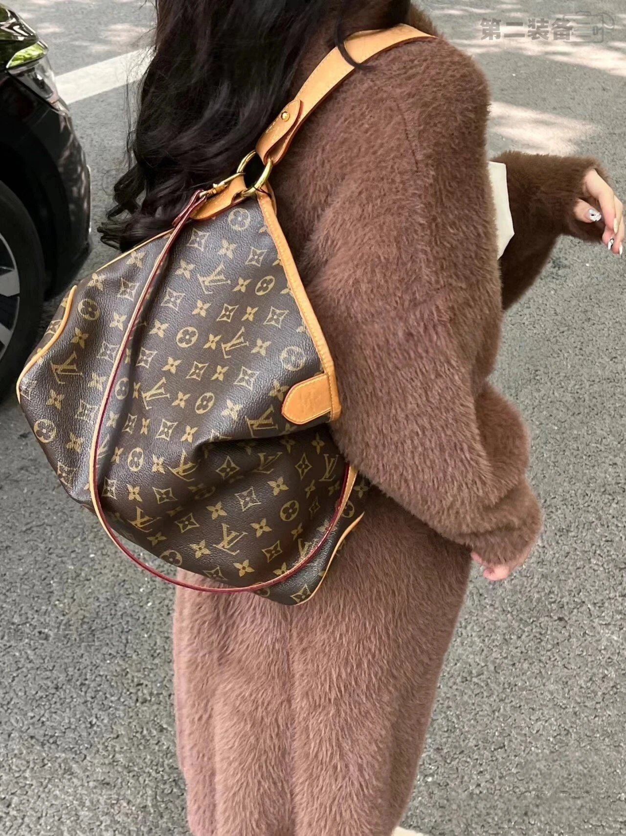 Louis Vuitton Monogram Canvas Neo Noé Shoulder Bag Brown - 16