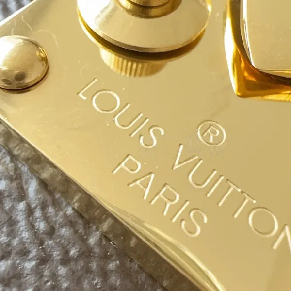 Louis Vuitton Pochette Métis Monogram Gradient Shoulder Bag - 28