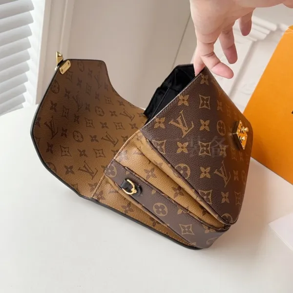Louis Vuitton Pochette Métis Monogram Gradient Shoulder Bag - 23