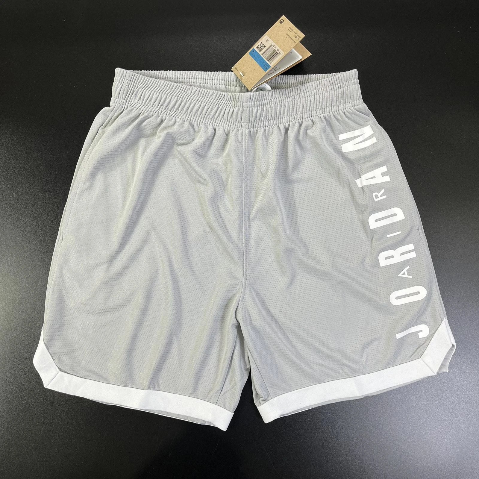 Gray-White 1371