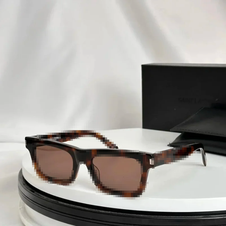 Saint Laurent Rose photo 5